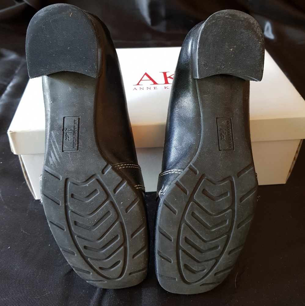 Shoes - Picture 4 of 4